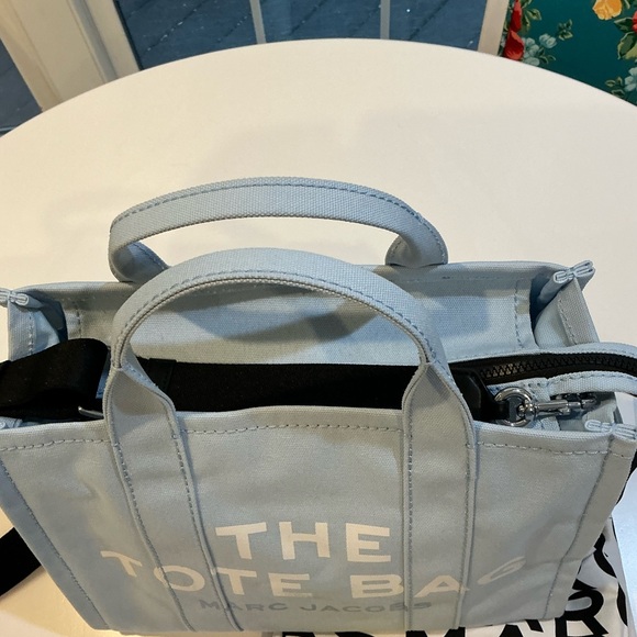 MARC JACOBS THE CANVAS MEDIUM TOTE BAG IN CLOUD BLUE  PERFECT CONDITION - Picture 6 of 15